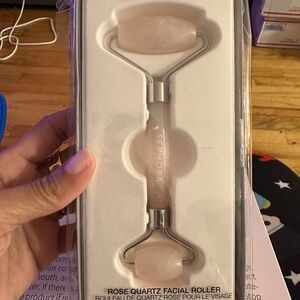 Sephora Pink Rose Quartz Facial Roller